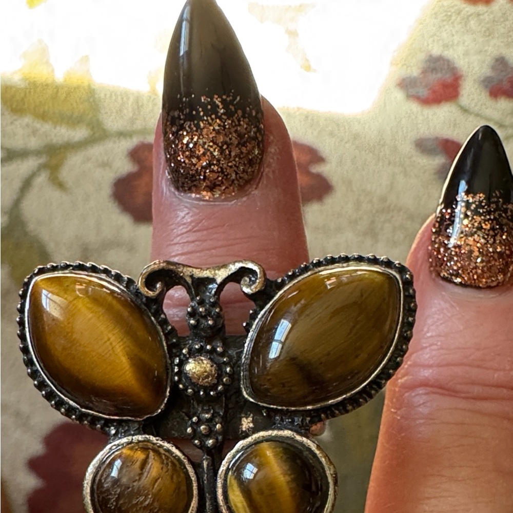 Eye of the tiger Butterfly Ring with Brown Gemstones